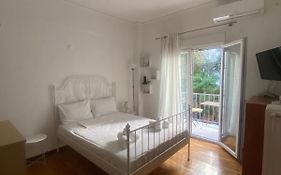 Modern, Ideally Located Studio Apartment